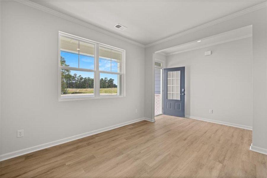 Spacious, unfurnished interior of a new home in Fairway 17 at Mirror Lake, Villa Rica (Image 16).