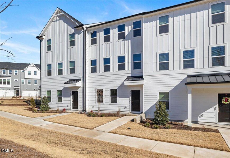 04-7256 Morris Acres - Open Peek Media-4