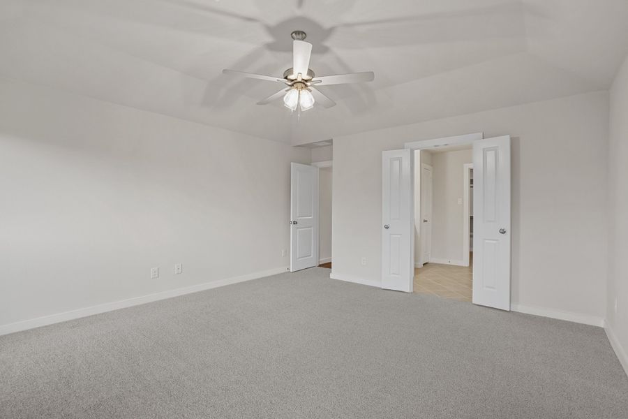 Representative unfurnished interior of a home built from the Waterford III by Cheldan Homes in Stoneview, Glen Rose (Image 38).