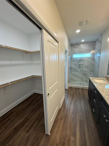 Furnished interior view inside a new home in , Thorndale (Image 8).