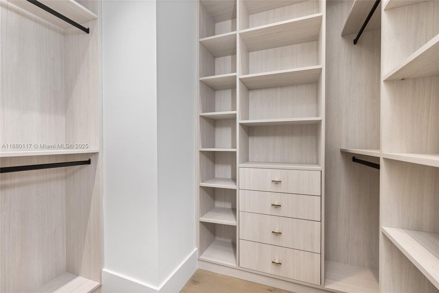 Image 82 of a home in .