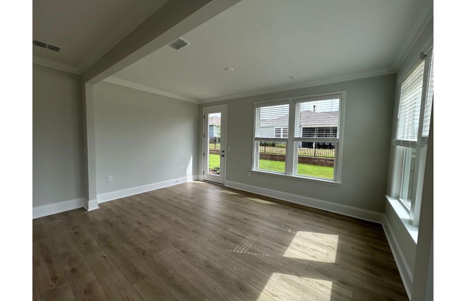 Spacious, unfurnished interior of a new home in The Haven at Riverlights, Wilmington (Image 9).