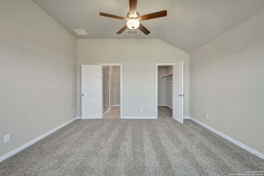 Spacious, unfurnished interior of a new home in Park Place, New Braunfels (Image 22).