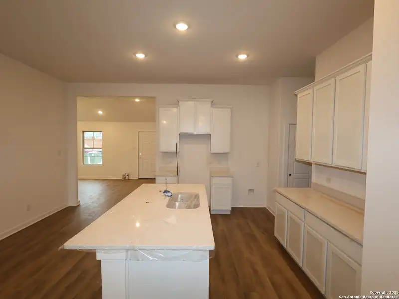 Furnished interior view inside a new home in Winding Brook, San Antonio (Image 9). Furnished interior view inside a new home in Winding Brook, San Antonio (Image 9).