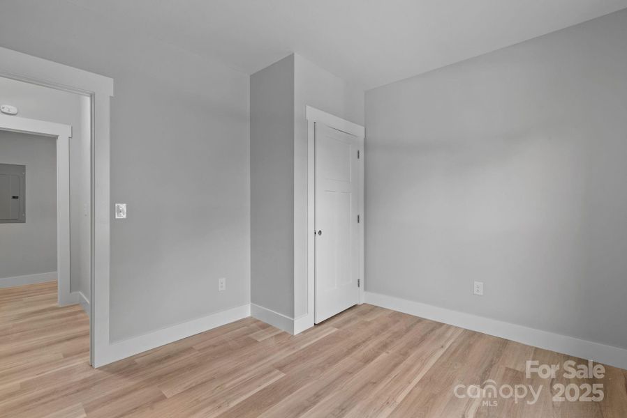 Spacious, unfurnished interior of a new home in , Asheville (Image 29).