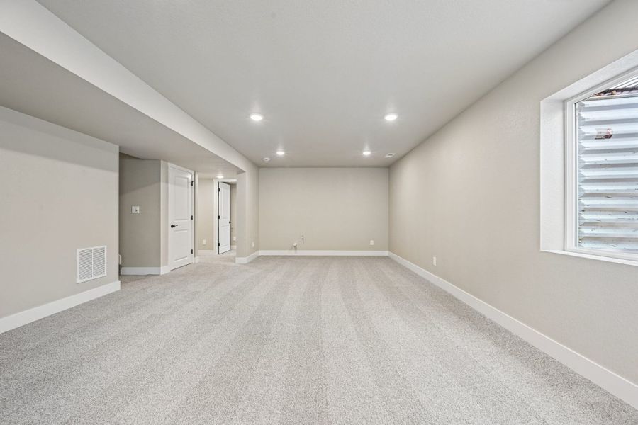 Spacious, unfurnished interior of a new home in The Glen, Colorado Springs (Image 49). Spacious, unfurnished interior of a new home in The Glen, Colorado Springs (Image 49).