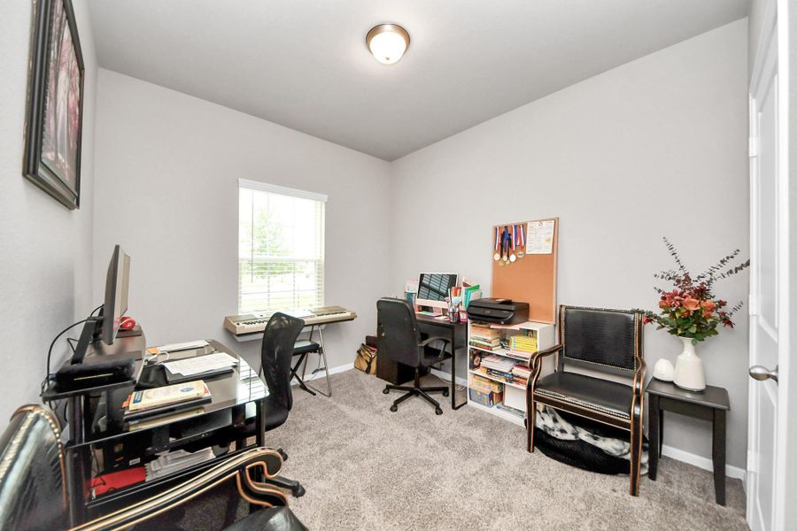 Furnished interior view inside a new home in Sierra Vista, Rosharon (Image 5).
