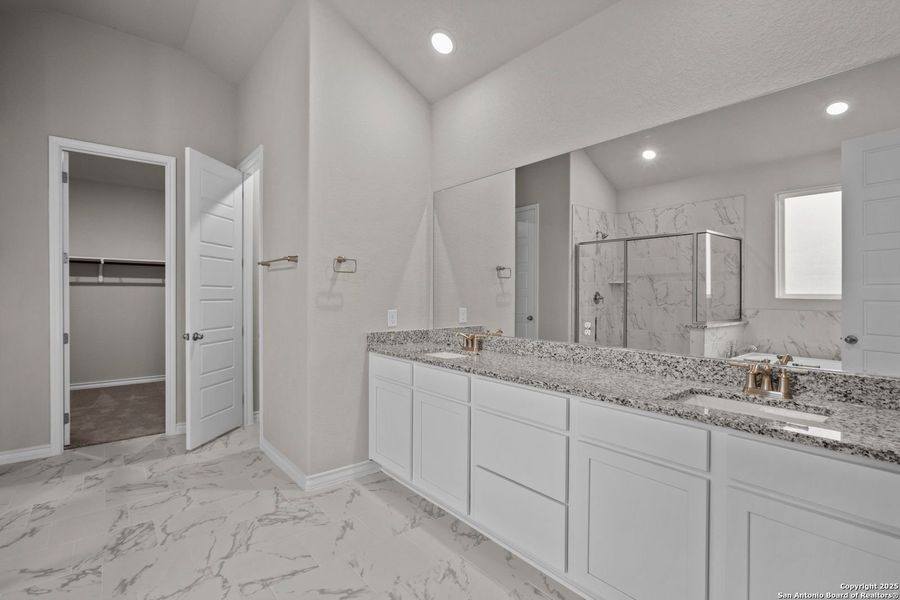Furnished interior view inside a new home in Potranco Oaks, Castroville (Image 44).