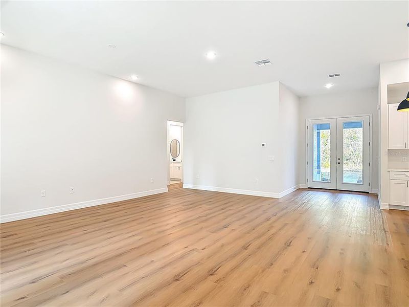 Spacious, unfurnished interior of a new home in , Eustis (Image 19).