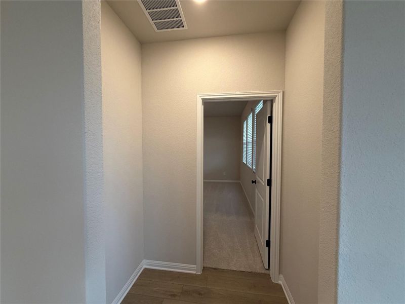 Spacious, unfurnished interior of a new home in Willow Springs, Buda (Image 17).