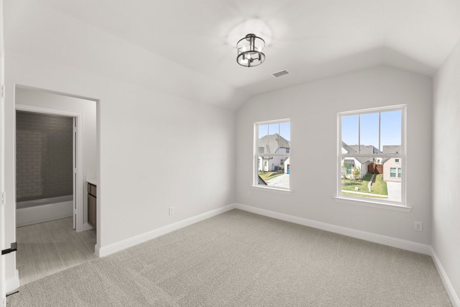 Spacious, unfurnished interior of a new home in Nelson Lake Estates, Rockwall (Image 24).