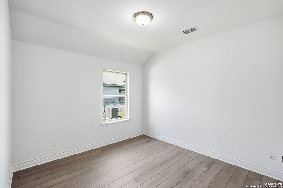 Spacious, unfurnished interior of a new home in Davis Ranch, San Antonio (Image 24). Spacious, unfurnished interior of a new home in Davis Ranch, San Antonio (Image 24).
