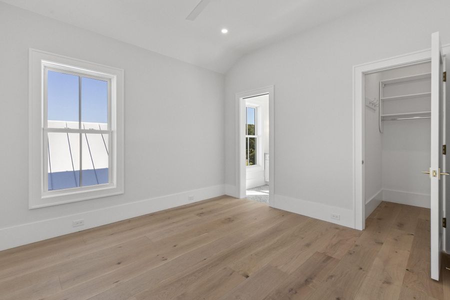 Spacious, unfurnished interior of a new home in , Sullivan's Island (Image 28).