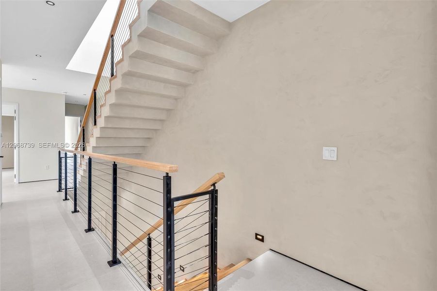 Spacious, unfurnished interior of a new home in , Miami (Image 25).
