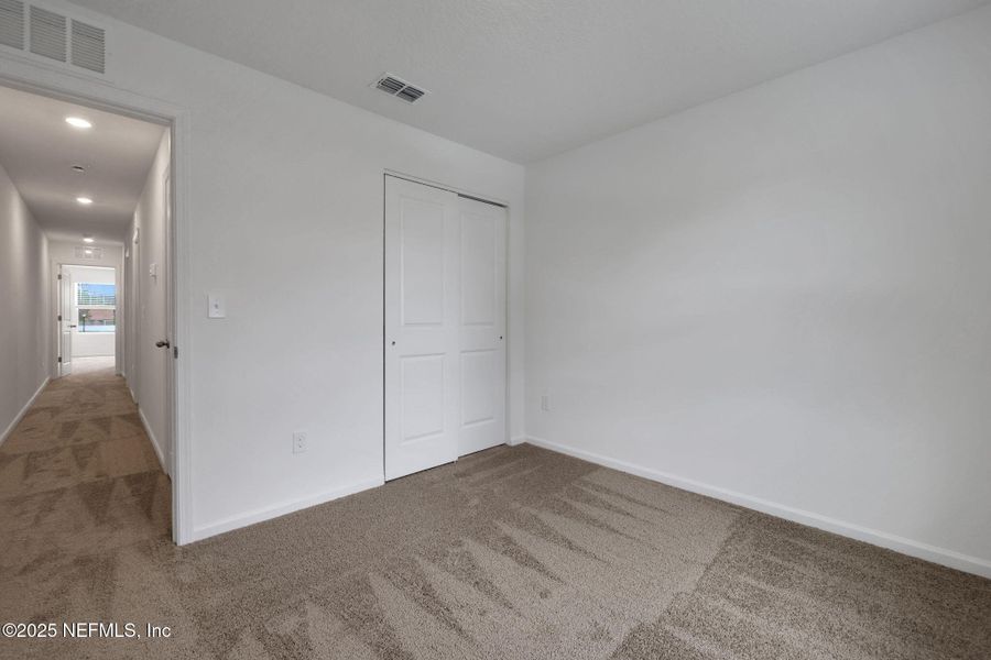 Spacious, unfurnished interior of a new home in Kasen Oaks, Jacksonville (Image 20).