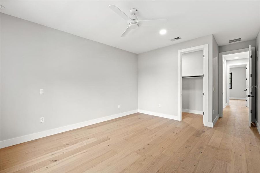 Spacious, unfurnished interior of a new home in College Park, Orlando (Image 57). Spacious, unfurnished interior of a new home in College Park, Orlando (Image 57).