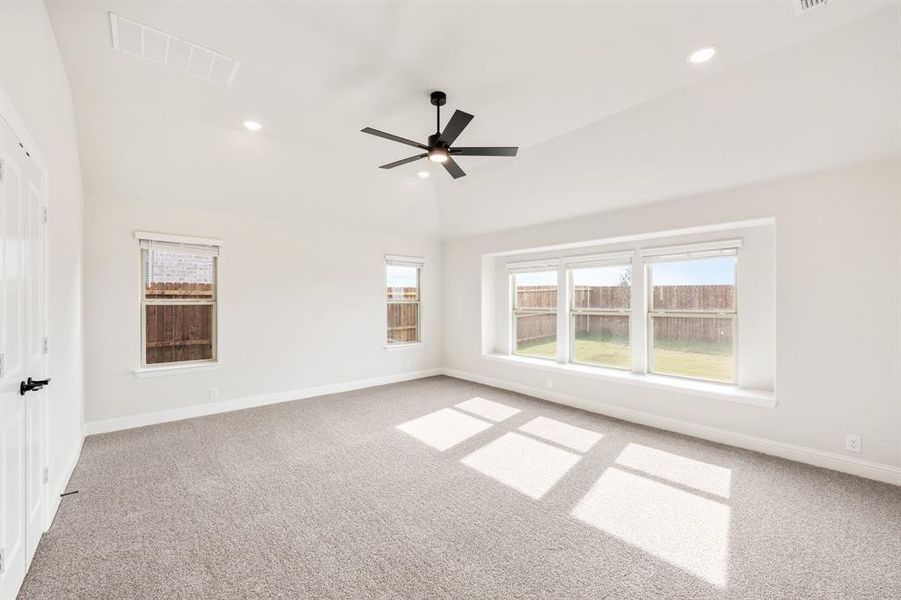 Spacious, unfurnished interior of a new home in Ridge Ranch Classic 60, Mesquite (Image 30).