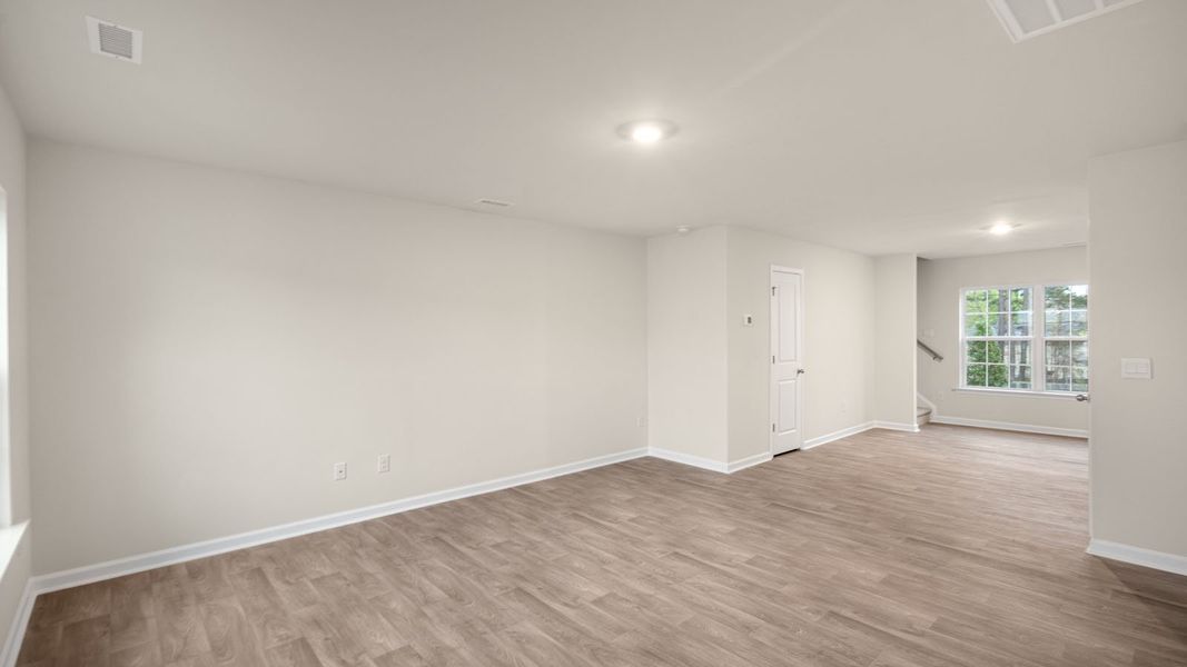 Spacious, unfurnished interior of a new home in Hobbs Farm, Ayden (Image 14).