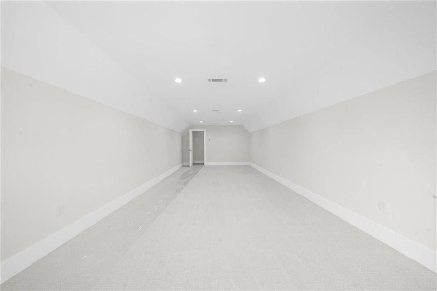 Spacious, unfurnished interior of a new home in , Gainesville (Image 52).