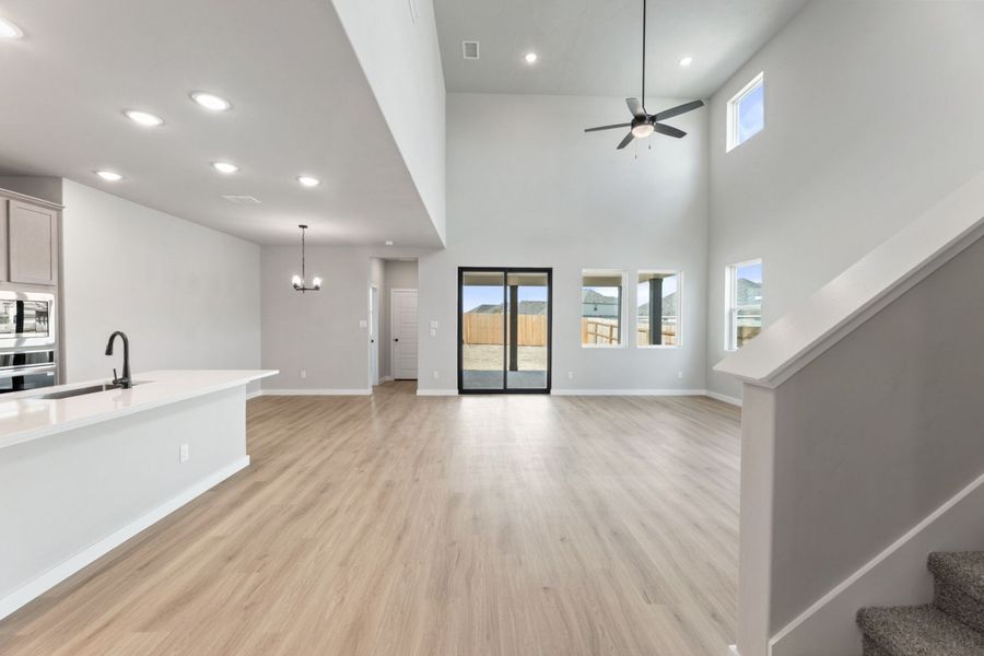 Spacious, unfurnished interior of a new home in Veranda Signature, San Antonio (Image 13).