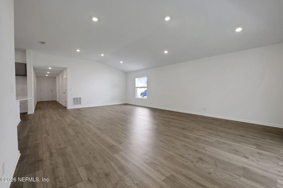Spacious, unfurnished interior of a new home in Wilford Oaks, Orange Park (Image 28). Spacious, unfurnished interior of a new home in Wilford Oaks, Orange Park (Image 28).
