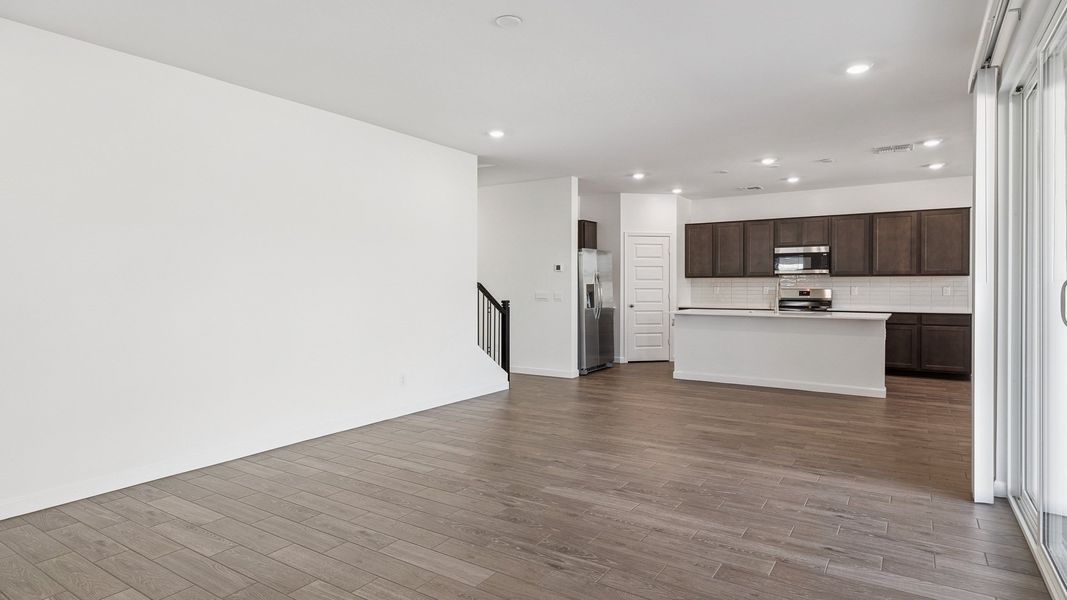 Spacious, unfurnished interior of a new home in Apache Farms, Buckeye (Image 19).