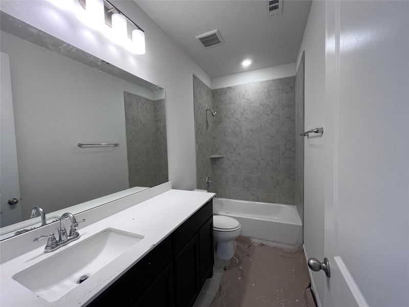 Furnished interior view inside a new home in Sienna 40', Missouri City (Image 9). Furnished interior view inside a new home in Sienna 40', Missouri City (Image 9).