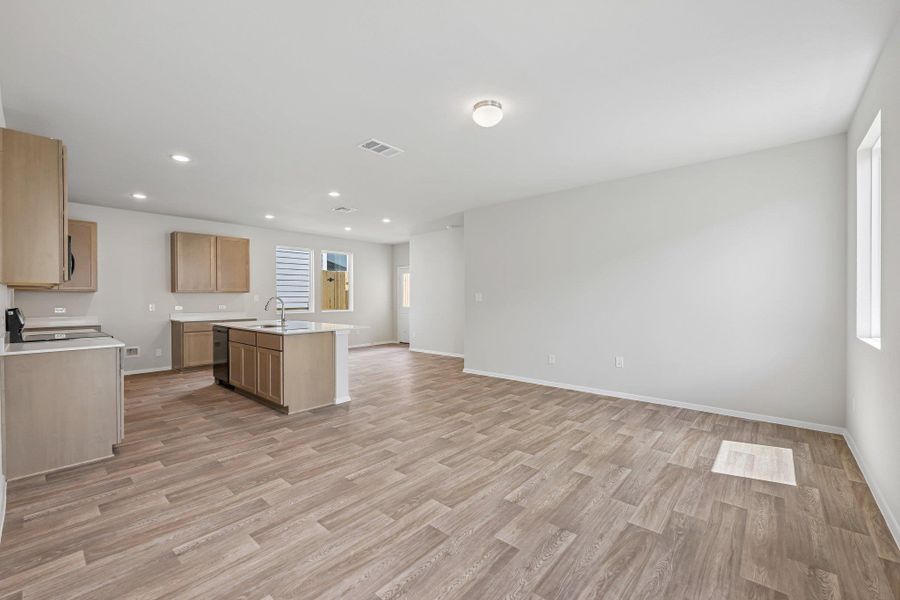 Spacious, unfurnished interior of a new home in Edgebrooke, Pflugerville (Image 17). Spacious, unfurnished interior of a new home in Edgebrooke, Pflugerville (Image 17).