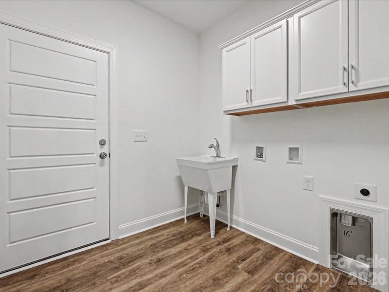 Furnished interior view inside a new home in , Monroe (Image 14).