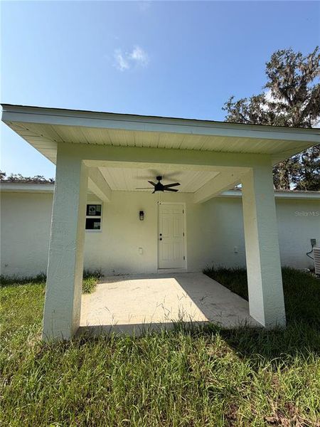 Exterior details and patio area of a home in , Ocala (Image 16).