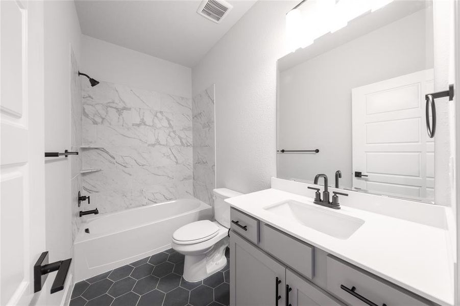 Furnished interior view inside a new home in Heath Golf and Yacht Club, Heath (Image 10).