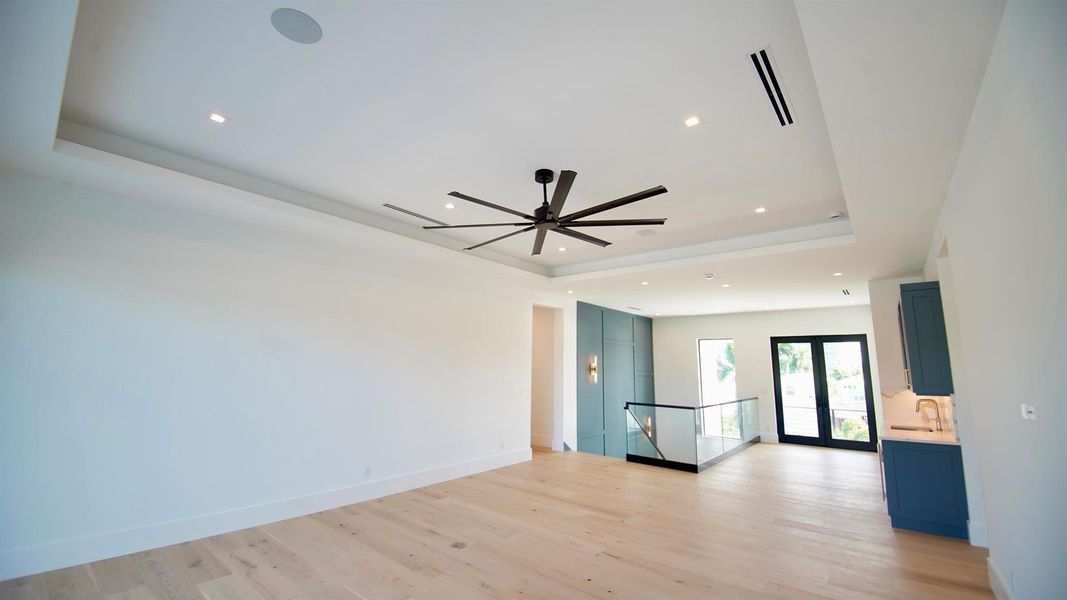 Spacious, unfurnished interior of a new home in , Palm Beach Gardens (Image 58).
