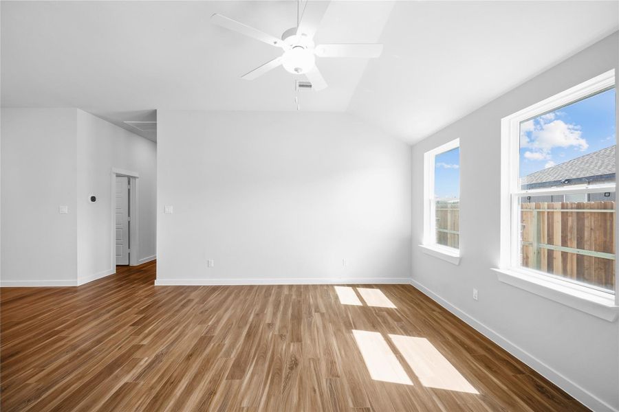 Spacious, unfurnished interior of a new home in Santa Fe, Cleveland (Image 28). Spacious, unfurnished interior of a new home in Santa Fe, Cleveland (Image 28).