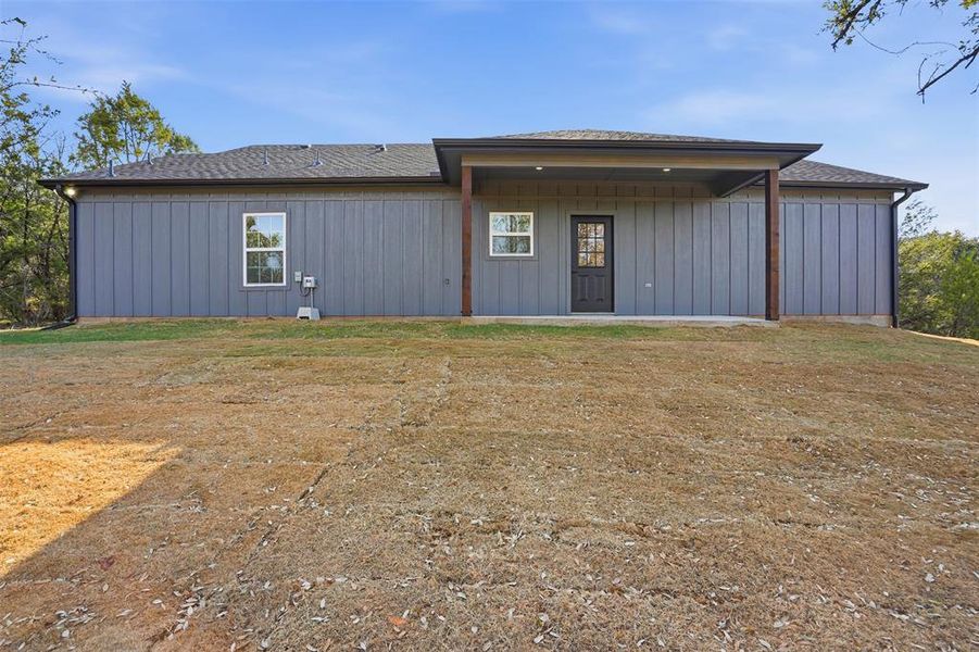 Exterior details and patio area of a home in , Granbury (Image 20).