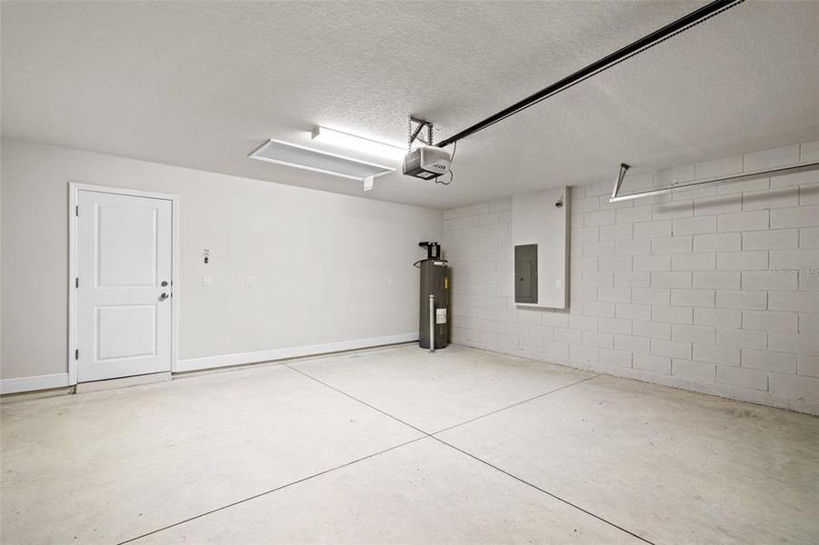 Spacious, unfurnished interior of a new home in SummerCrest, Ocala (Image 33).