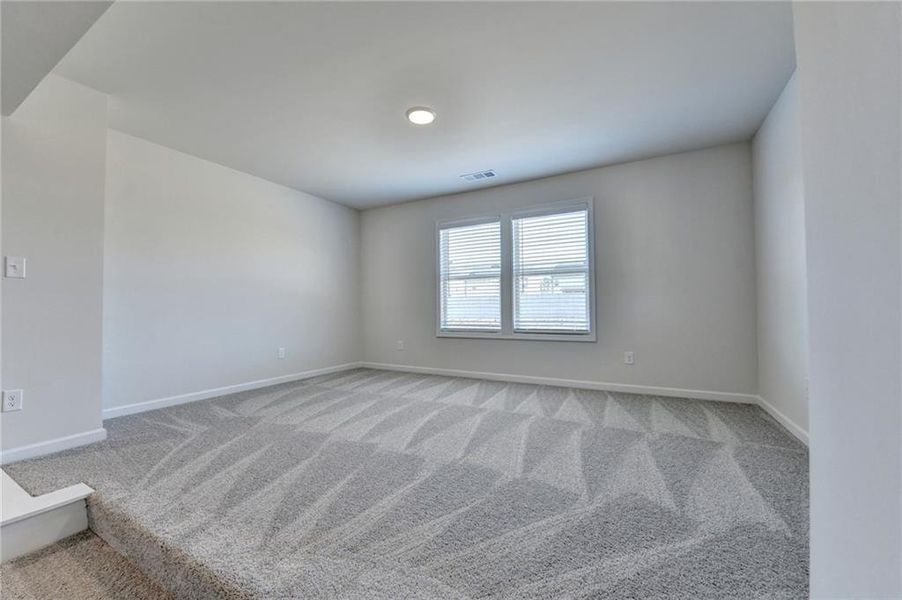 Spacious, unfurnished interior of a new home in , Auburn (Image 17).