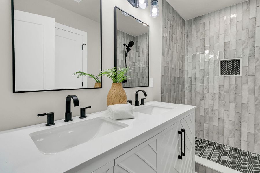 Furnished interior view inside a new home in , Hanahan (Image 16).
