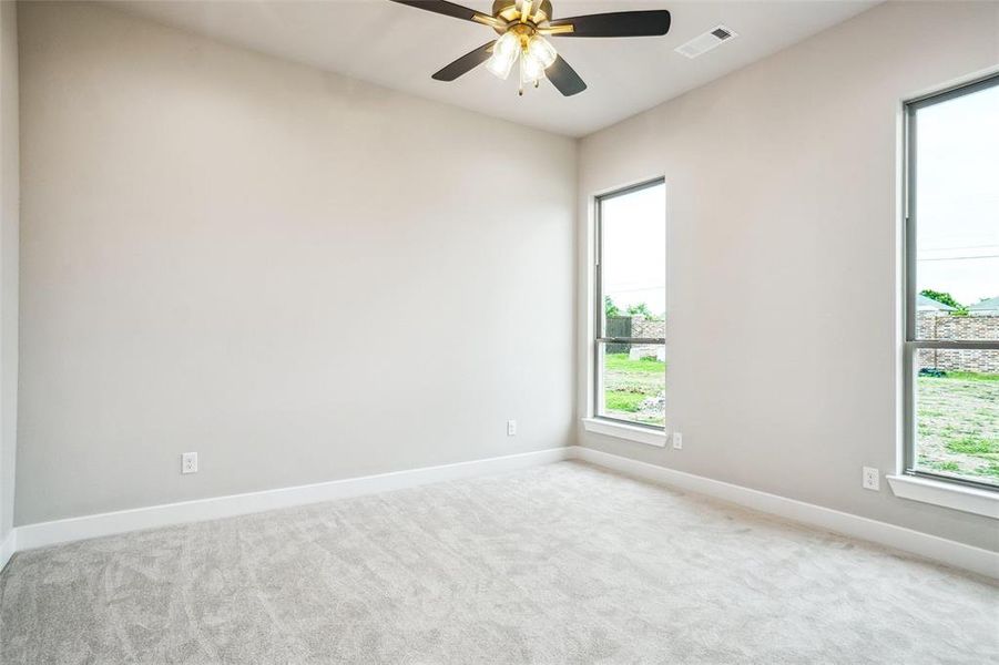 Guestroom in middle of house with large walk in closet! Guestroom in middle of house with large walk in closet!