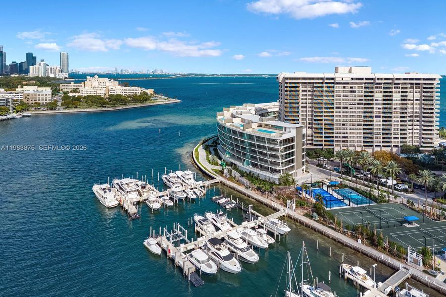 Condo located in Miami, FL showcasing its design and architecture (Image 27).