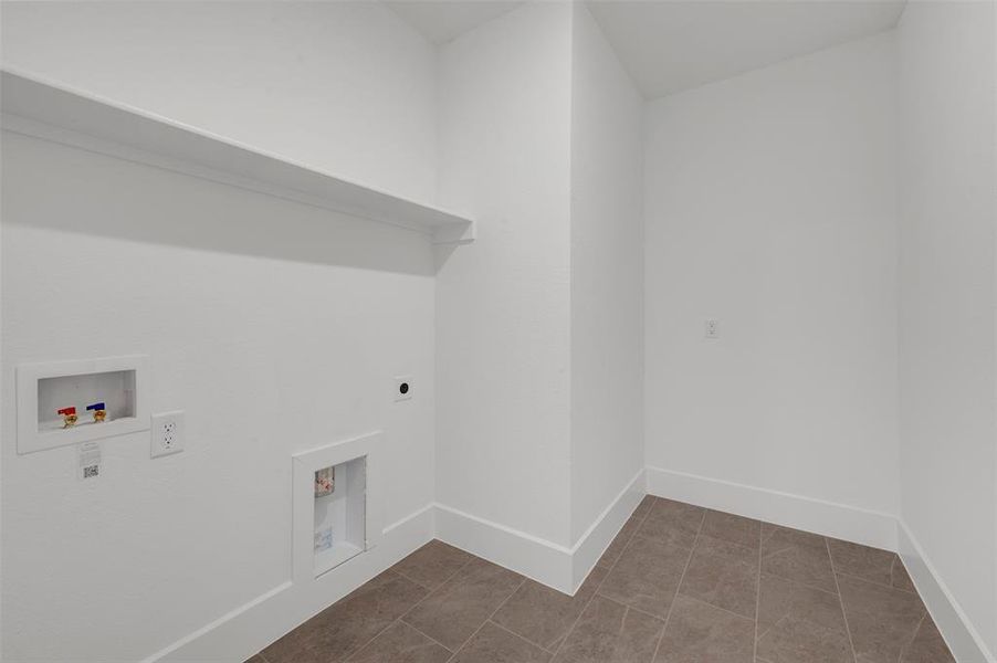 Spacious, unfurnished interior of a new home in Wellington, Haslet (Image 21).