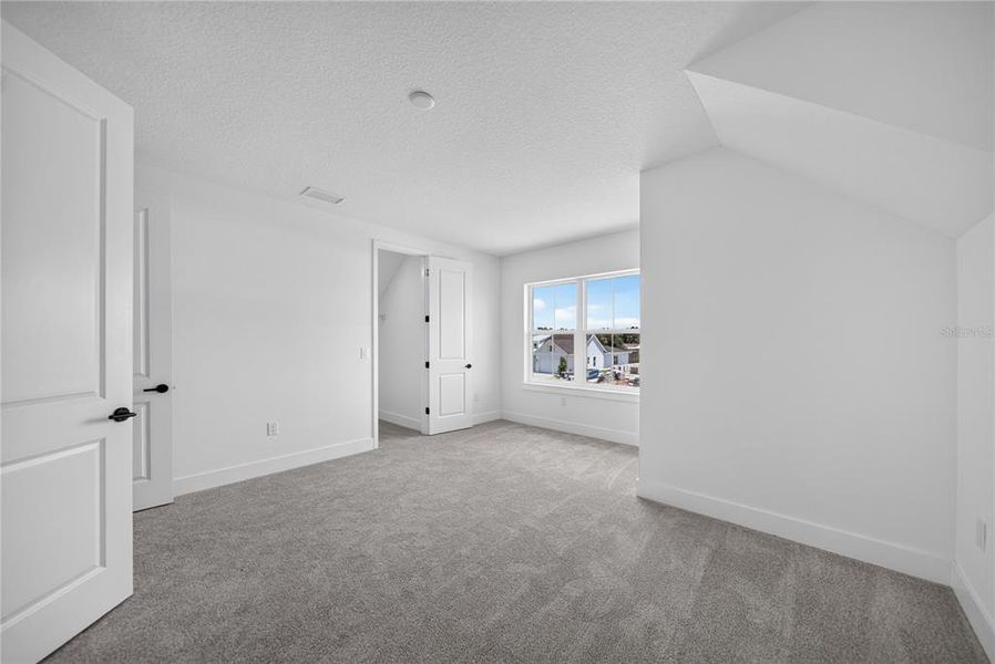 Spacious, unfurnished interior of a new home in Gracewater at Sarasota, Sarasota (Image 47).