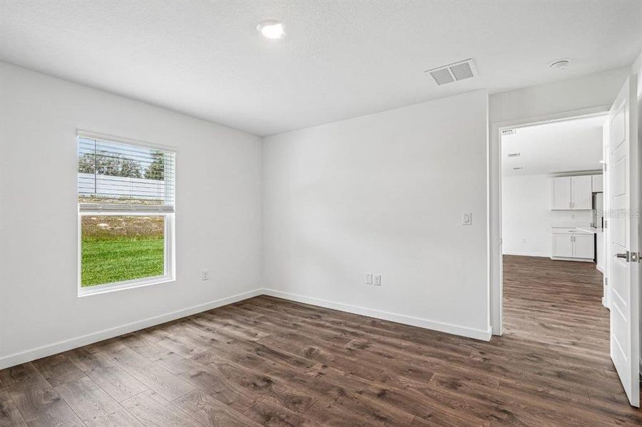 Spacious, unfurnished interior of a new home in , Umatilla (Image 19).