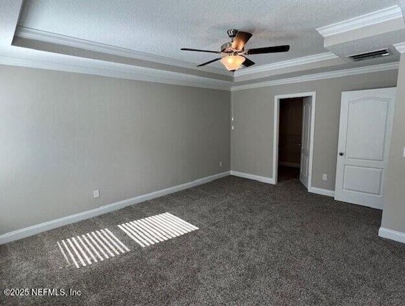 Spacious, unfurnished interior of a new home in Sawmill Branch, Palm Coast (Image 24).