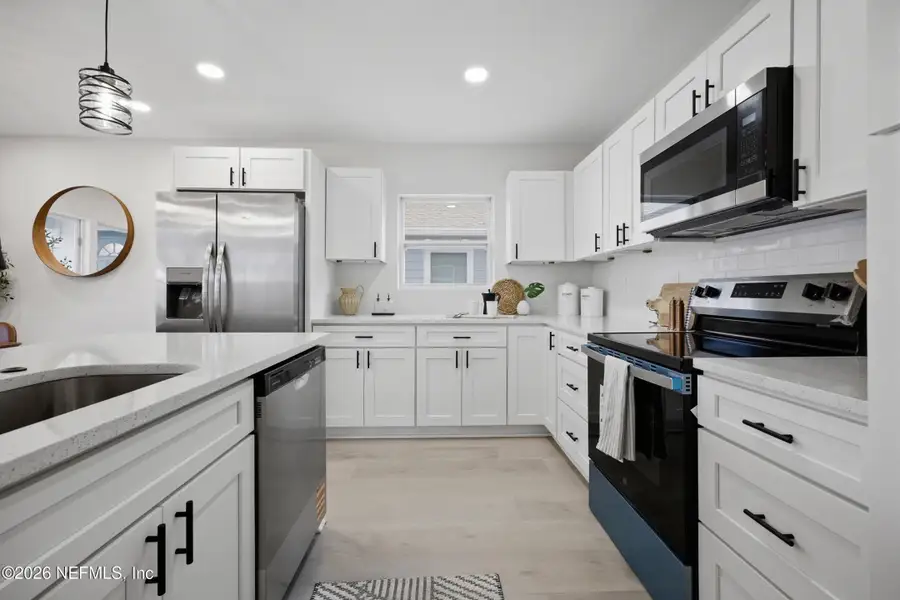 Furnished interior view inside a new home in , Jacksonville (Image 7).