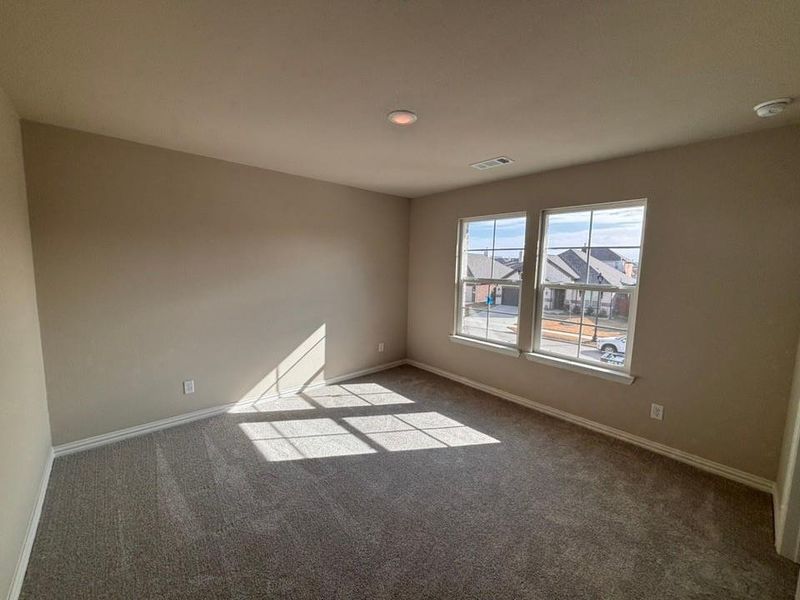 Spacious, unfurnished interior of a new home in Northstar, Haslet (Image 12).