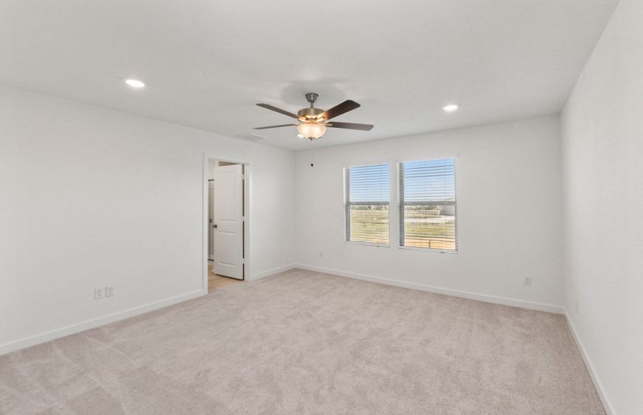 Spacious, unfurnished interior of a new home in Sonterra, Jarrell (Image 32).