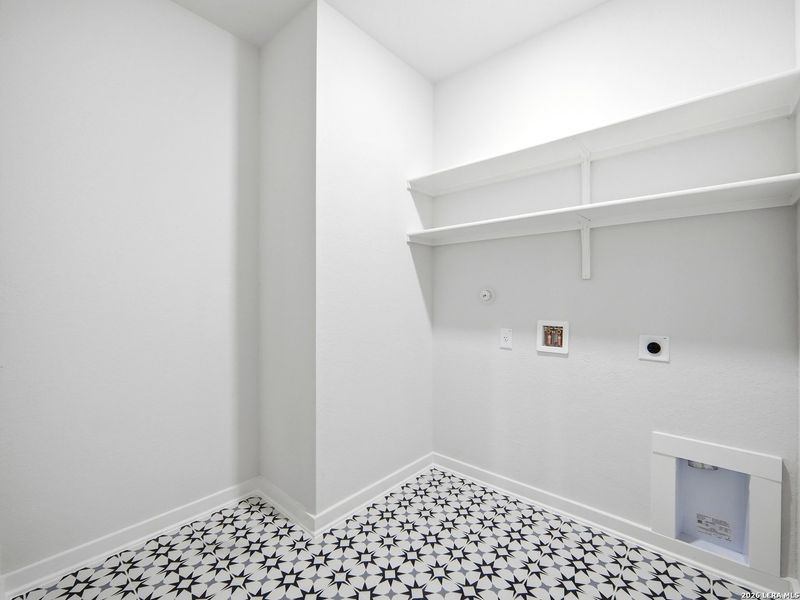 Spacious, unfurnished interior of a new home in Saddle Creek Ranch, Cibolo (Image 17).