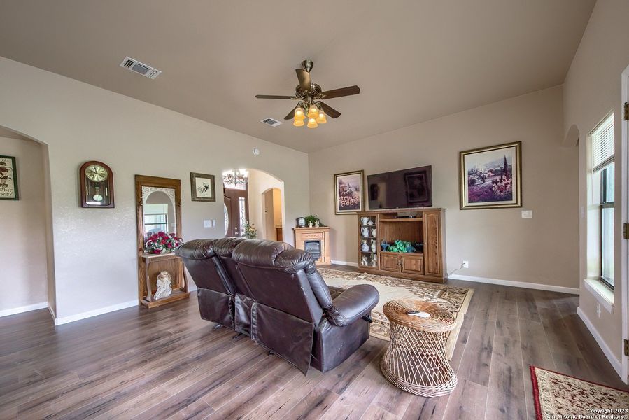 Furnished interior view inside a new home in , La Vernia (Image 12).