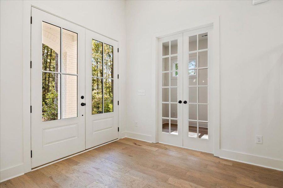 Spacious, unfurnished interior of a new home in , Gainesville (Image 48).