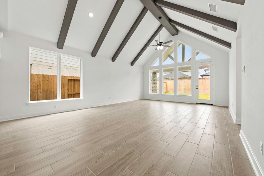 Spacious, unfurnished interior of a new home in Cross Creek West - 45', Fulshear (Image 16). Spacious, unfurnished interior of a new home in Cross Creek West - 45', Fulshear (Image 16).